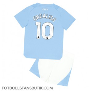 Manchester City Jack Grealish #10 Replika Hemmatröja Barn 2023-24 Kortärmad (+ Korta byxor)